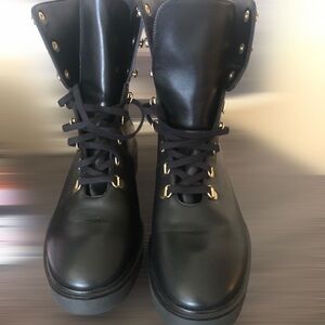 Stuart Weitzman Black Ankle Leather Boots with Lace-Up Design Sz 39 Euro 8.5 US